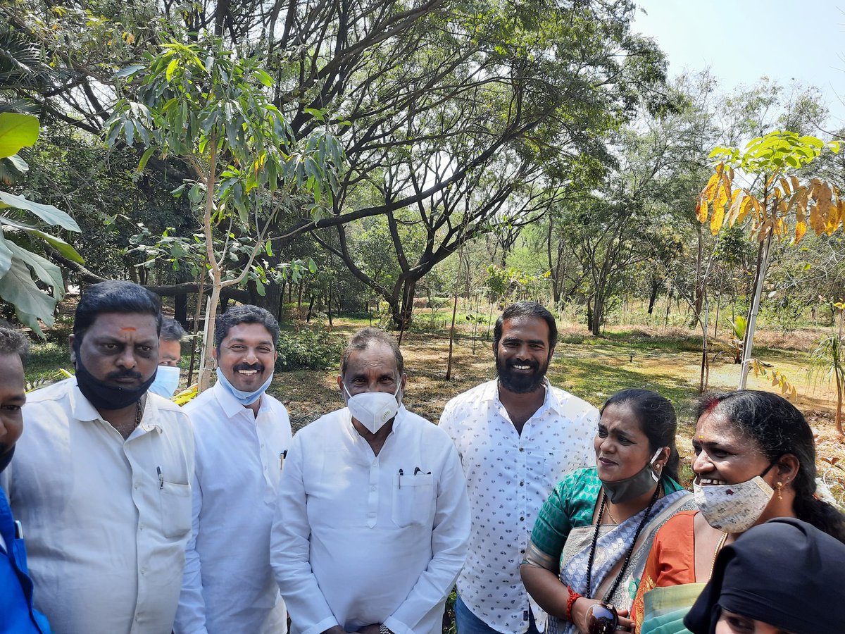 thekjgeorge's tweet photo. Inspected Hennur tree park this noon. Officials from concerned departments, leaders and local residents were present at this time. Hennur tree park, spread over 30 acres is home to 5000 trees, 2 well developed water bodies and a walking track 

@SarvagnaNagara @BBMPCOMM https://t.co/35a3F6W4XO