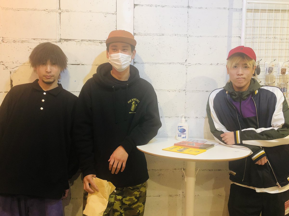 IFIFELL_NAGOYA's tweet photo. FAST FLIP‘s、ご来店！4/1に11曲入りのフルボリュームDEMO『Gandhi』リリース！もちろんIF I FELLでもがっつり展開します！ファスフリ、ありがとう！
@fastflipsmie #FASTFLIPS #ファスフリ
#IFIFELL #IIFご来店 https://t.co/tBF0rgfPXy
