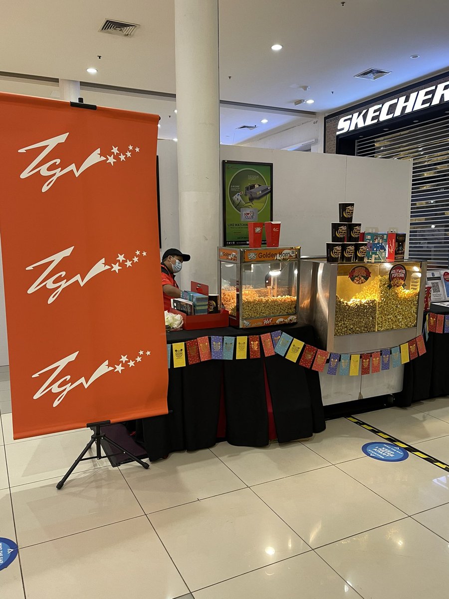 kingarep_'s tweet photo. TGV pun terdesak gila sekarang sampai jual popcorn je😭 https://t.co/1Ge0erz1K6