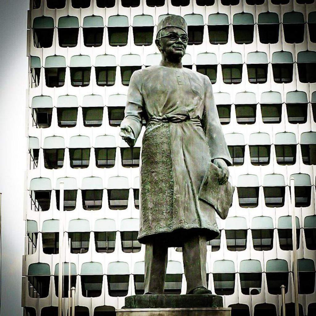 NgaKorMing's tweet photo. Happy birthday, Tunku Abdul Rahman. Indeed the best way to remember Tunku is to realise his dream that whatever our race or religion, we are first and foremost Malaysians. #MalaysianDreams #SayNoToRacism #MerdekaSpirit https://t.co/bwo0wyl9ub