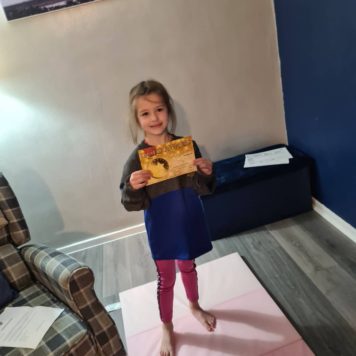 Sarah Ross tweet media