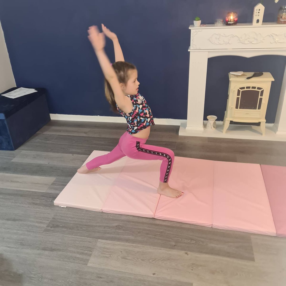 Freya had a fab weekend... starting with a dance workshop on Friday where she got superstar jumper...

She then received an award and gift from <a href="/ICCheer/">ICC</a> for her determination and progress during lockdown... she loves her hoody and certificate 🤸‍♀️🤍

@MrsMillsRec