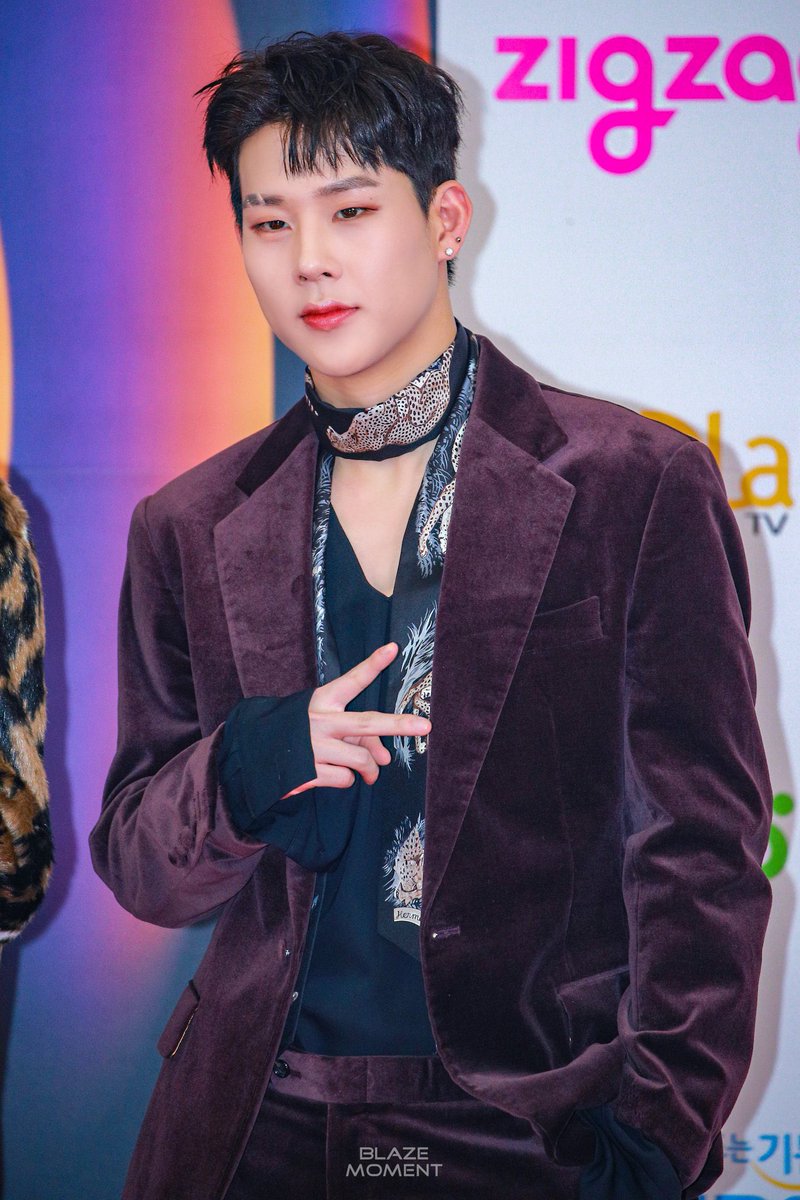 jooheonhourly's tweet photo. his eyebrow slit 🥵 #주헌 @OfficialMonstaX https://t.co/HMkJxqSeBN