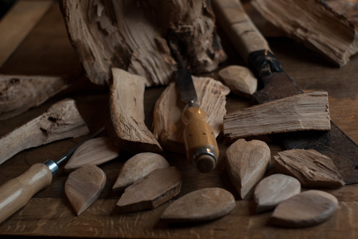 WutheringHikes's tweet photo. If you pre-ordered a heart - they are on their way, thankyou for your patience while i found time to carve them in between homeschooling adventures :-)

All unique as i used traditional methods of splitting the wood with wedges to keeps all the little twists &amp; natural shapes. https://t.co/aQKbDgd2Zb