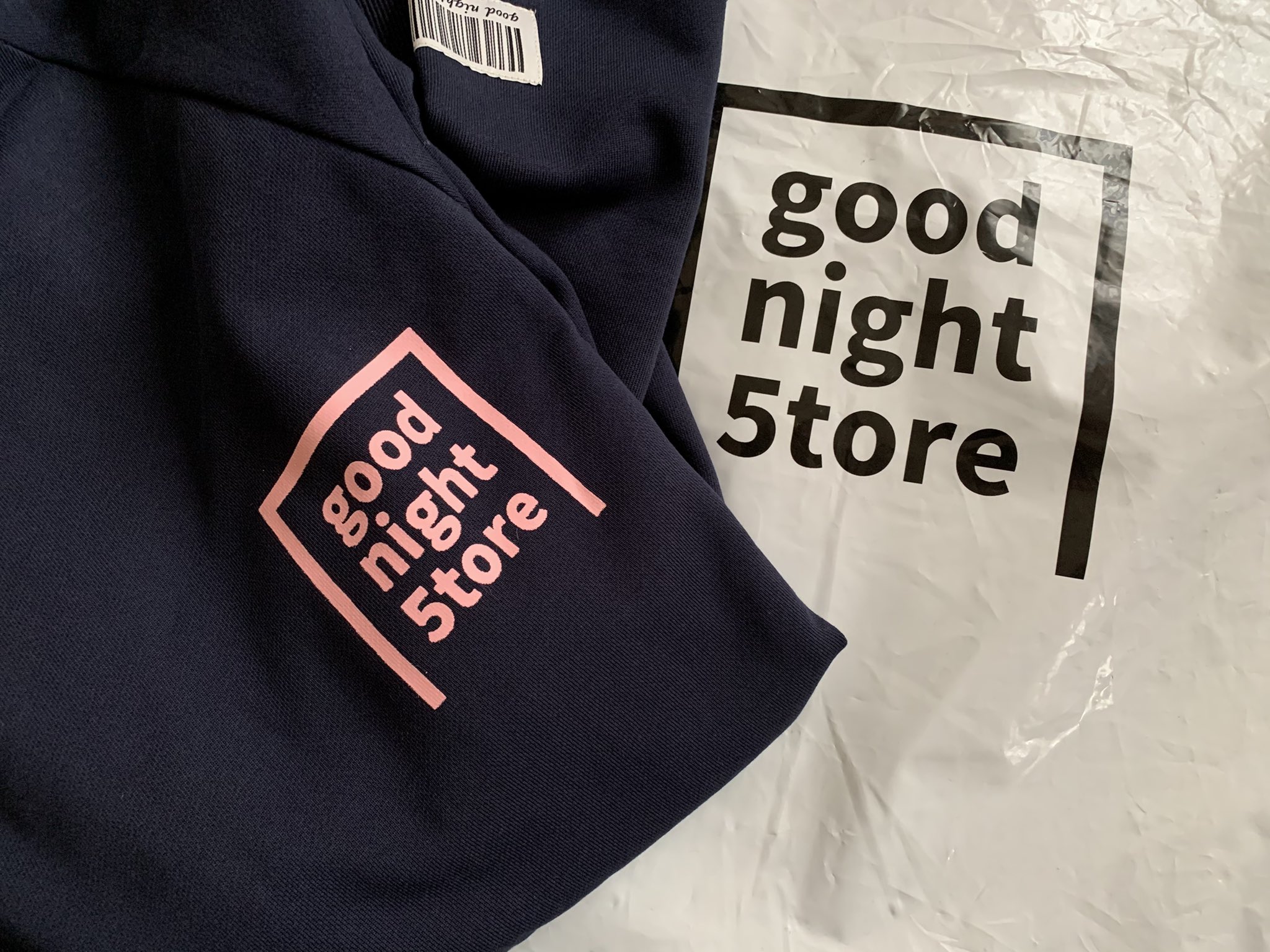 good night 5tore Tシャツ ピンク スノーマン着（goodnight5tore