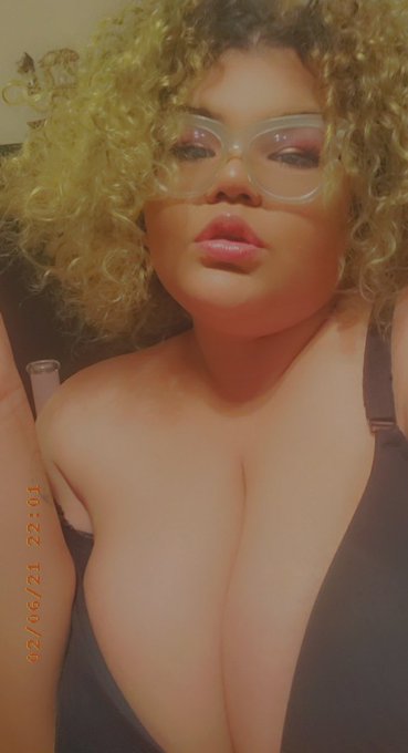 I want your everything. Give it to me. Let me drain you. #bbw #brattydomme #bratworship #findom #findomme<a href="/tag/bbw"class="tags"><span>#bbw</span></a><a href="/tag/findom"class="tags"><span>#findom</span></a><a href="/tag/findomme"class="tags"><span>#findomme</span></a><a href="/tag/humiliation"class="tags"><span>#humiliation</span></a><a href="/tag/sph"class="tags"><span>#sph</span></a><a href="/tag/paypig"class="tags"><span>#paypig</span></a>