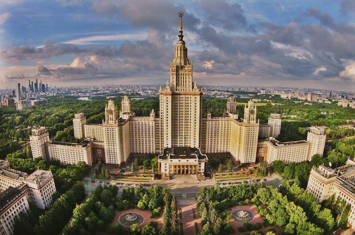 cultrf's tweet photo. Сегодня День российской науки.
Рассказываем об МГУ, первом светском высшем учебном заведении в России: https://t.co/mjORJaulX3 https://t.co/5Pno3tiO1b