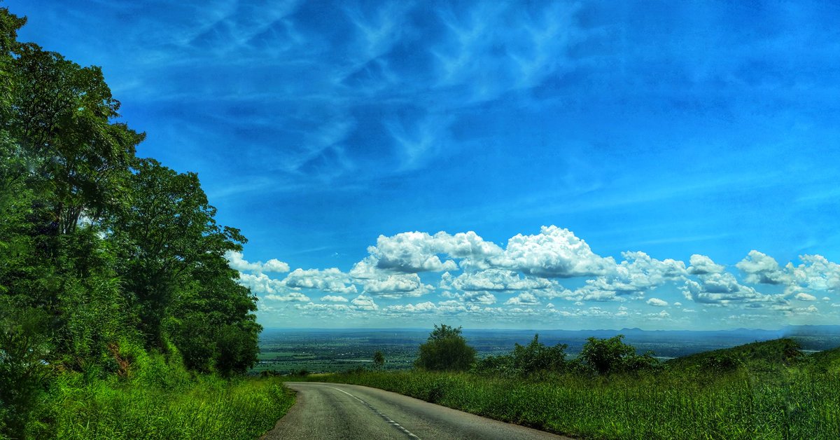 On the way down to chikwawa.
.
.
.
.
.
#travel #nature #photography #travelphotography #photooftheday #travelgram #picoftheday #instagram #photo #beautiful #naturephotography #follow #wanderlust #happy #adventure #instatravel #travelblogger #landscape #summer #trip #lovemalawi