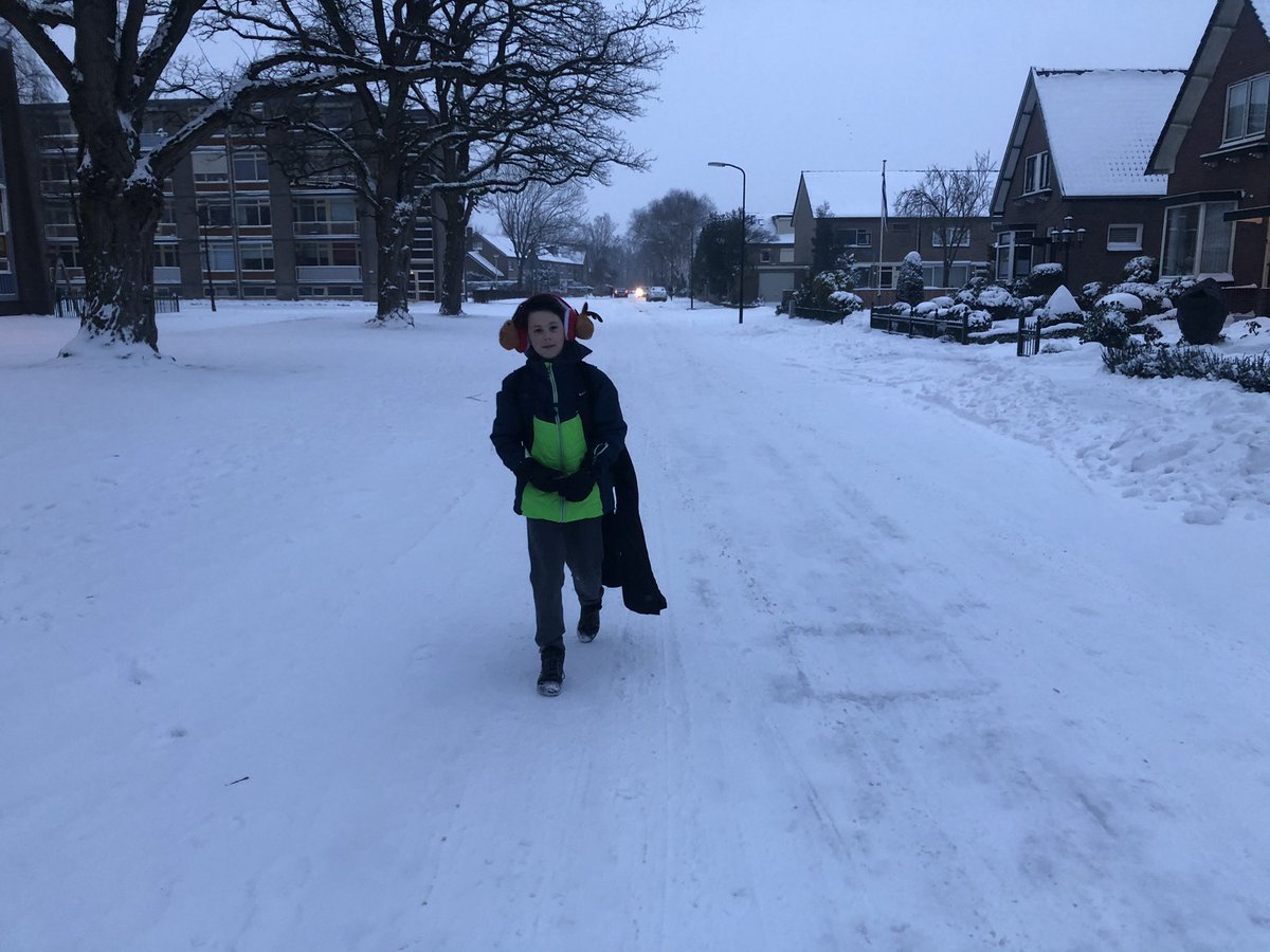 En vanuit Zuidbroek kom je gewoon lopend naar school; toch ruim een half uur lopen!
Super Thomas!