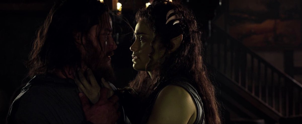 14. 𝗪𝗮𝗿𝗰𝗿𝗮𝗳𝘁 : 𝗟𝗲 𝗖𝗼𝗺𝗺𝗲𝗻𝗰𝗲𝗺𝗲𝗻𝘁. Plus spécifique. C'est la façon dont les acteurs incarnent les Orcs, qui découle de la méthode Cameron pour incarner les Na'vis. Paula Patton, pauvrement maquillée, tente de nous faire sa Neytiri