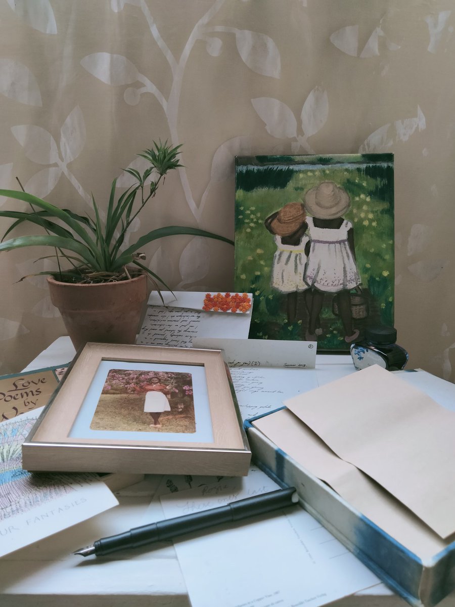 JulyAgency's tweet photo. Happy Monday! This week we are thinking about variations of written love: letters, love notes, postcards, annotated photographs. . . Do you have letter writing practices? Share them with us! #WrittenLove #Ststionerysets #Dearxxx https://t.co/E6qvVwRWJx