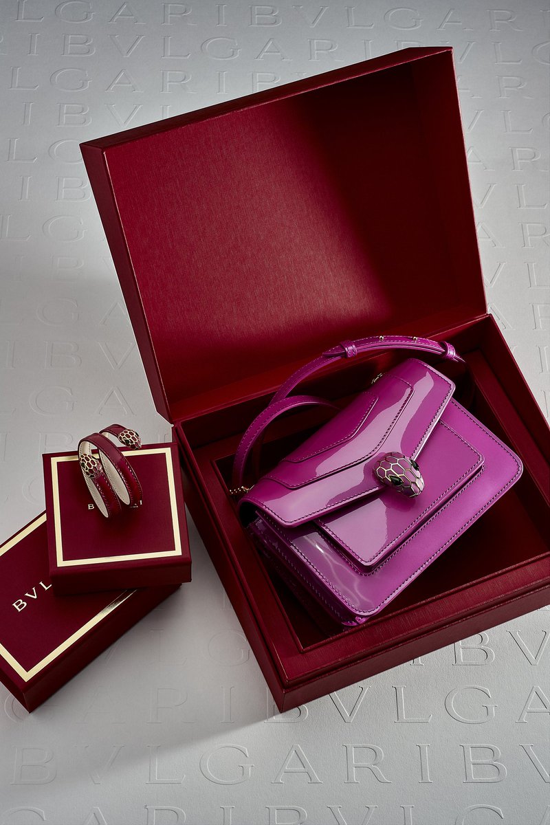 mobiliarigo's tweet photo. Celebrate a day full of love this year with @Bulgariofficial signature Valentine’s collection. Capturing the purest of emotions and coursing with that Roman passion for life, Bvlgari Valentine's Day gifts are as striking as love itself.

Visit https://t.co/HFFqfI83KL https://t.co/1A5cfnBuce