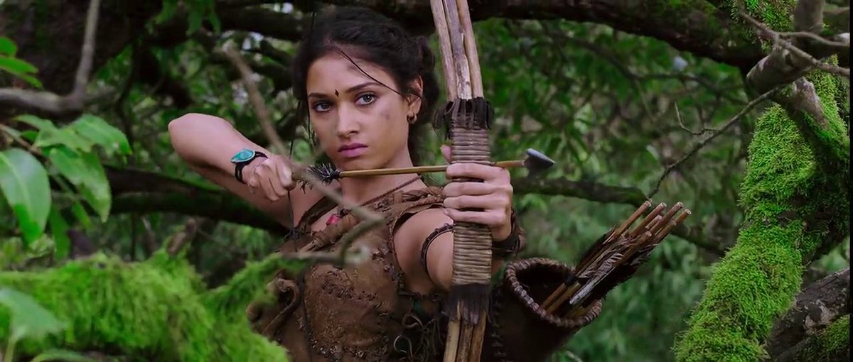 23. La superproduction 𝗕𝗮𝗵𝘂𝗯𝗮𝗹𝗶, réalisé et scénarisé par S.S.Rajamouli louche du côté d'Avatar pour certaines inspirations visuelles. Le réalisateur a la même ambition que Cameron : développer son univers dans plusieurs suites