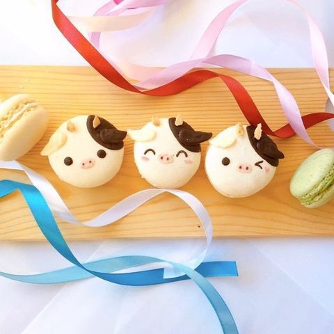 たまご辞典くん スイーツ レシピ レシピ紹介 牛のデザインマカロン 牛のデザインのアレンジマカロン 卵白消費したいときにぴったり 丑年の今年チャレンジしてみて マカロン 卵白消費 牛マカロン デザインマカロン レシピ お菓子作り たまご辞典くん スイーツ レシピ レシピ紹介 牛のデザインマカロン 牛のデザインのアレンジマカロン 卵白消費したいときにぴったり 丑年の今年チャレンジしてみて マカロン 卵白消費 牛マカロン デザインマカロン レシピ お菓子作り