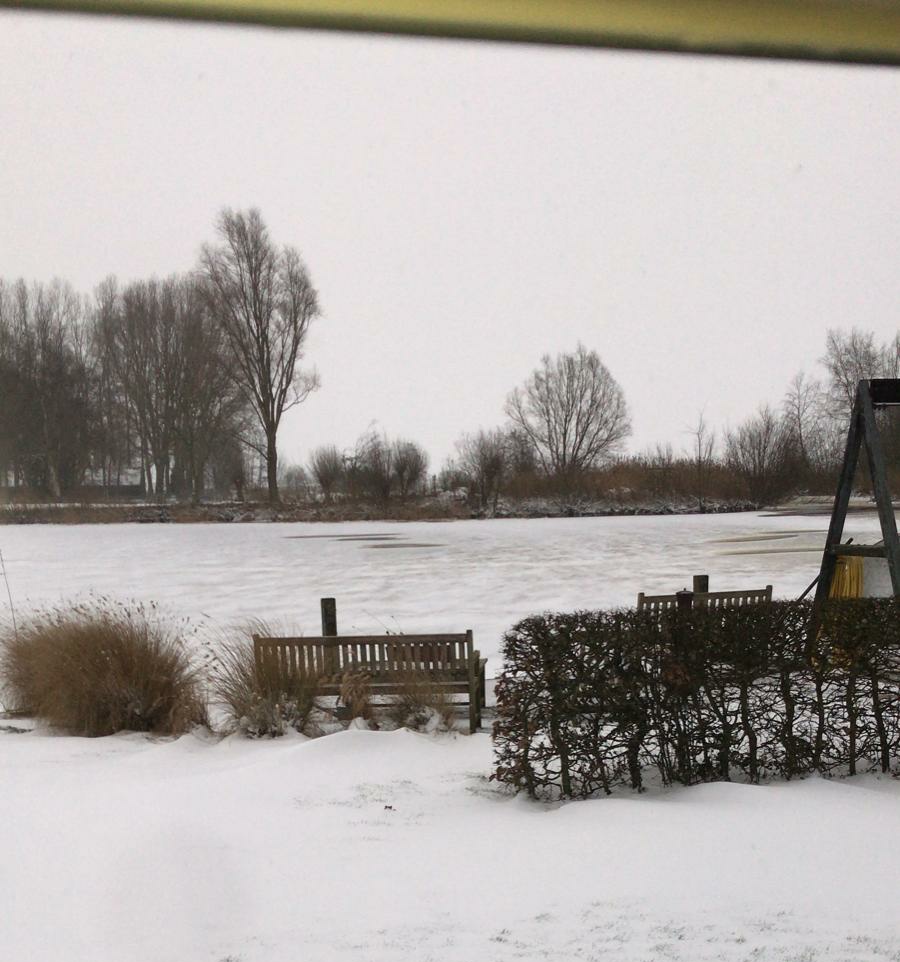 Geen beste start, zie hier het ijs bij Sloten. #rondjefriesland