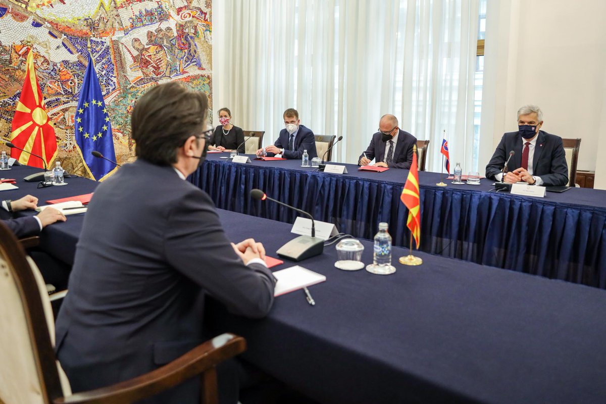 Meeting with the MFA of Slovakia, Ivan Korčok. As partners in #NATO, we talked about the possibilities for stronger cooperation between 🇲🇰 and 🇸🇰. I thanked Slovakia for its principled support of North Macedonia's path to the #EU and for its solidarity in dealing with #Kovid19.