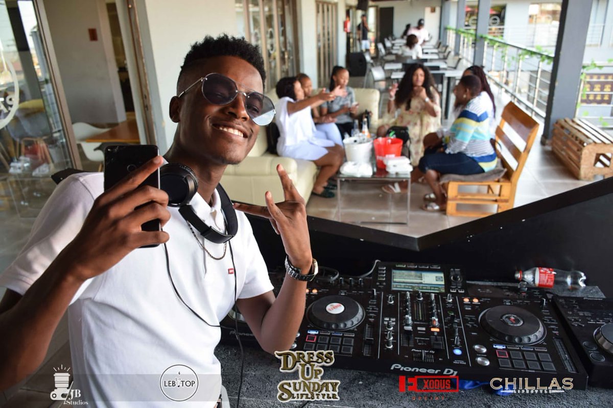 elijah_phahlane's tweet photo. π Birds eye view looks better on this side of the Balcony π€πΎ
πΈ: JB Studios
#LifeOfAParty #FormalOnDecks #LifeOfADJ https://t.co/LAd6aVLonT