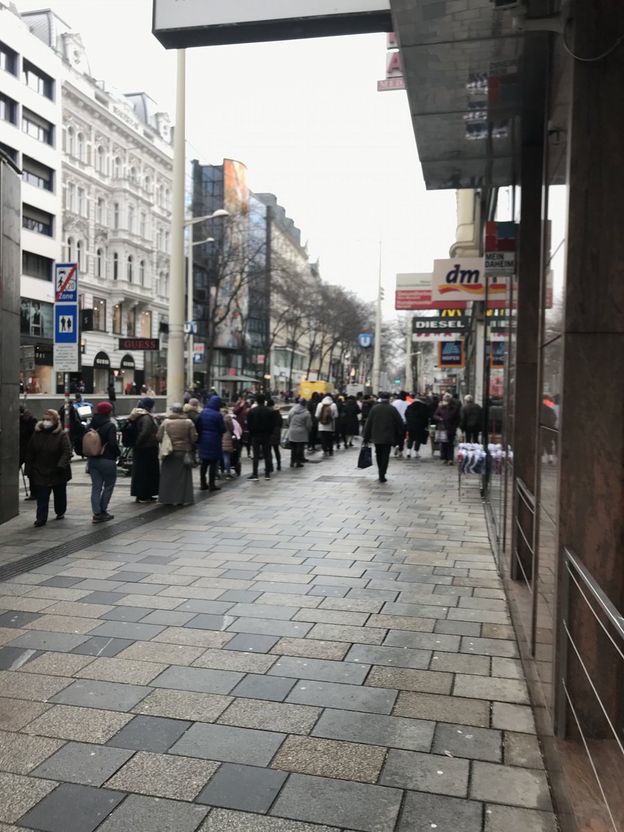 cjwalbridge's tweet photo. Austrians queue to snap up bargains after stores reopen for the first time since Dec #corona https://t.co/IbjIfCxkqW