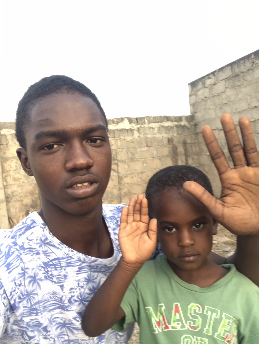 Please brothers and sisters help us please follow me back when I follow you we need your help save us from hunger we have no choice help us we beg you please 🙏🙏🙏🙏