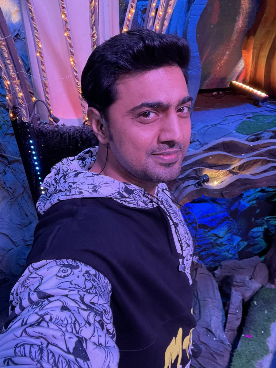 idevadhikari's tweet photo. I know I am posing or Posting toooo much 🙈 https://t.co/658bJ7G7nA