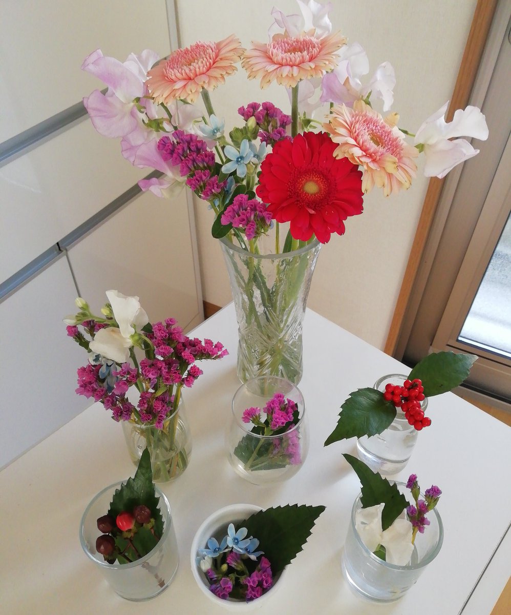 中嶋順子 なかしまじゅんこ Jj福岡フリーアナ さあ 今週も元気にいってみよう 月曜日 わが家の可愛い子ちゃん全員集合 ブルースター スターチス ガーベラ スイートピー ヒペリカム お花大好き 花のある暮らし ふくおか花のある暮らし 花を飾ろう