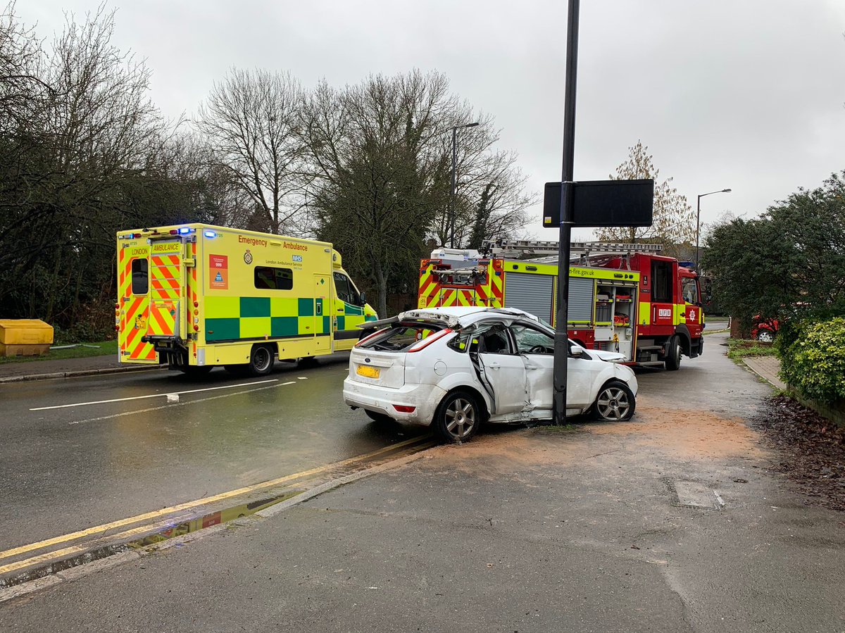 We’re warning road users to remember to adjust your speed to the weather conditions after attending this road traffic collision in #NorthHarrow. Remember stopping distances can be doubled on wet roads orlo.uk/9Z3vu