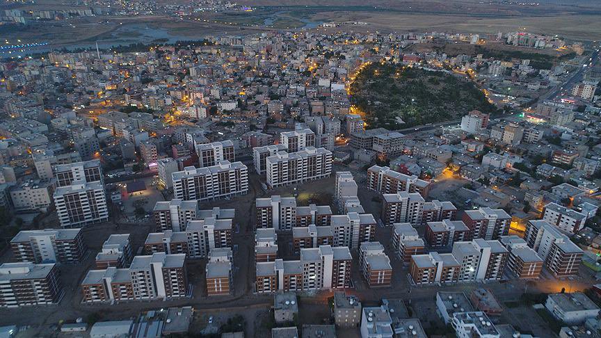 ismailcatakli's tweet photo. Biraz utanmanız olsa, bu Ülkeye ve Kürt kardeşlerimize saygınız olsa böyle bir paylaşımınız olmazdı..
Siz yaktınız, yıktınız,
Sn Cumhurbaşkanımız yaptı...
Bir not daha:
Bu yeni kampanya talimatını  nereden aldığınızı yakında açıklayacağız! https://t.co/3Be4MF71d1