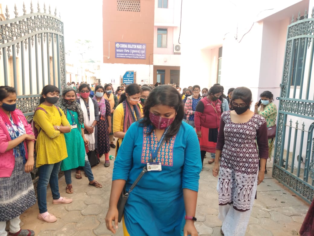 donaldopawan's tweet photo. #REOPEN_SCBCON 
We the students of SCB College of Nursing want our college to reopen. https://t.co/CMT0beCbEQ