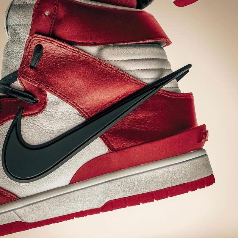 sneakerhack1's tweet photo. 【発売未定】
AMBUSH x NIKE DUNK HIGH CHICAGO
→ https://t.co/4j9IuUjdOb
発売は未定とされているシカゴカラーのディテールアップ画像が公開 https://t.co/CUMktJSC9w