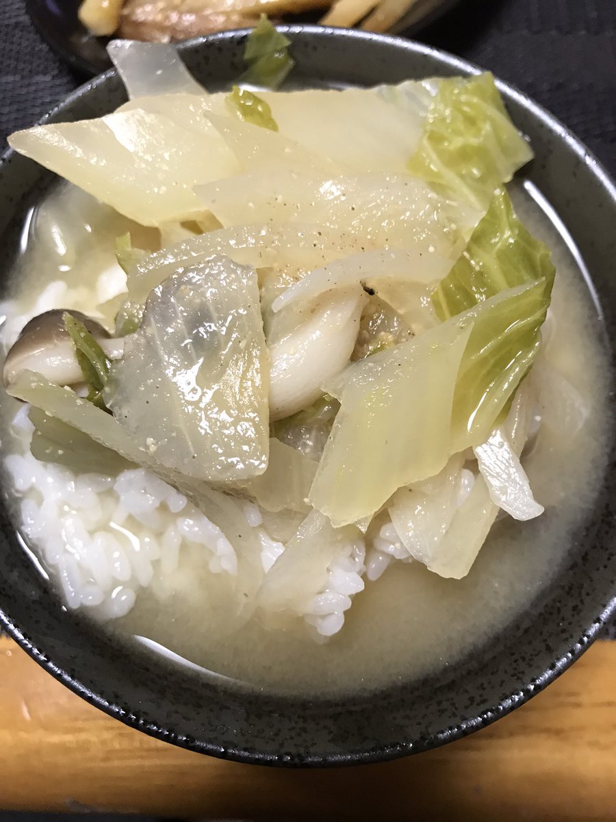 白菜としめじのお味噌汁 白菜としめじのお味噌汁