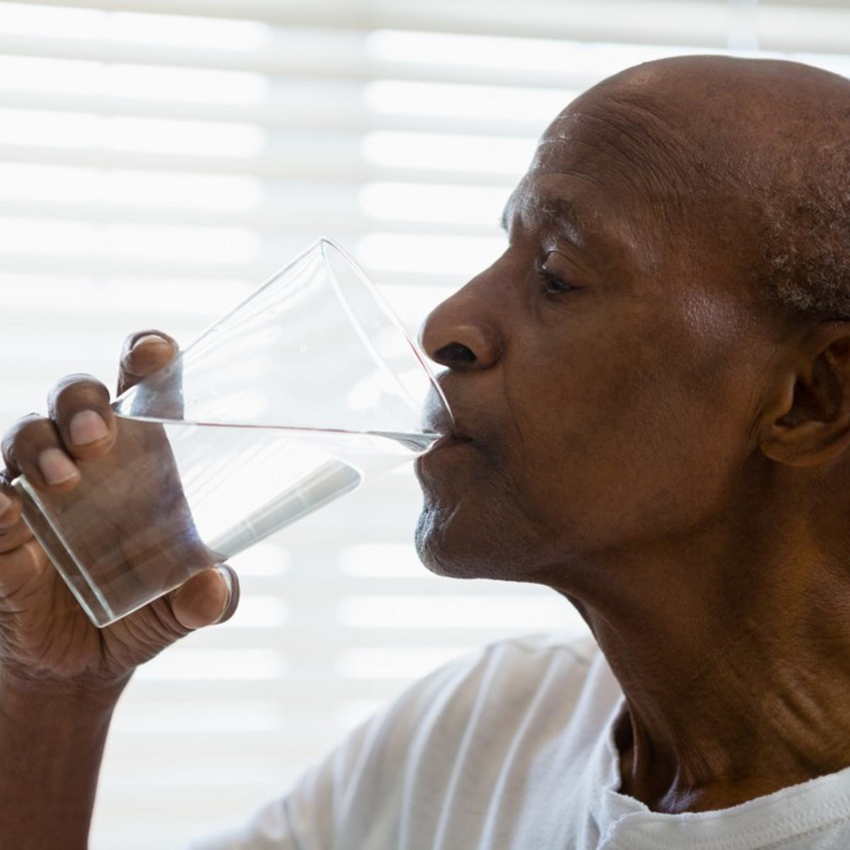 Urinary Incontinence Leakage Prevention: Drink Plenty of Water

Drink 6 to 8 glasses of fluid a day (but no more) unless your doctor advises you otherwise.

Read more: facebook.com/candidhomecare…

#UrinaryIncontinence #LeakagePrevention