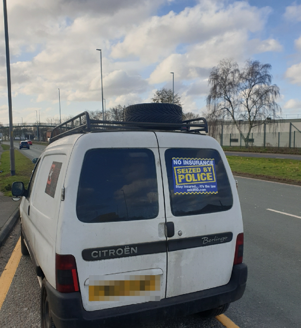 MerPolTraffic's tweet image. Vehicle stopped for no insurance after leaving Liverpool. Driver was aware there wasn&apos;t insurance in place but still continued to drive #Seized #DriverReported #MC21
