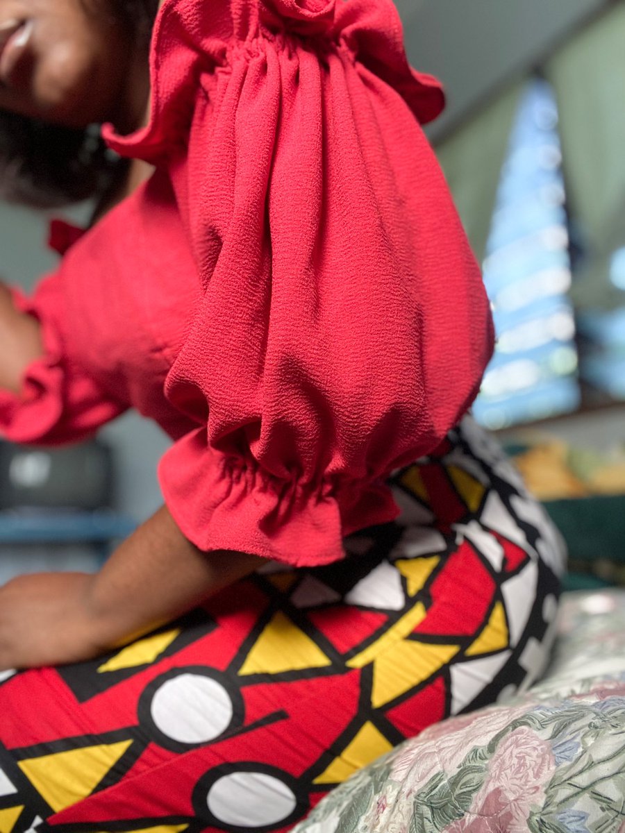 nana__yaasika's tweet photo. Details because we need you to have a feel of my beautiful top. It’s such an easy and cute top.
Sleeves can be style off the shoulders. 

Our two piece top was rocked with a different skirt ❤️ https://t.co/MCv8byhYx7