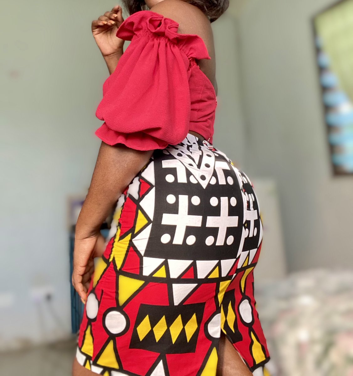 nana__yaasika's tweet photo. Details because we need you to have a feel of my beautiful top. It’s such an easy and cute top.
Sleeves can be style off the shoulders. 

Our two piece top was rocked with a different skirt ❤️ https://t.co/MCv8byhYx7
