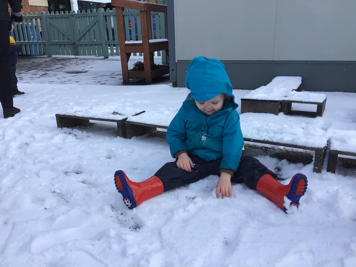 Nurseryboule's tweet photo. The children had so much fun in the snow #ColdButFun https://t.co/vvC0uWIY7w