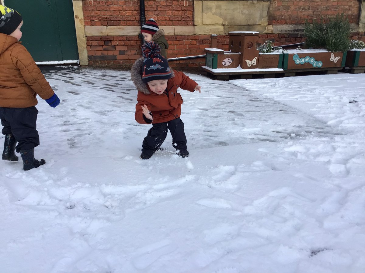 Nurseryboule's tweet photo. The children had so much fun in the snow #ColdButFun https://t.co/vvC0uWIY7w