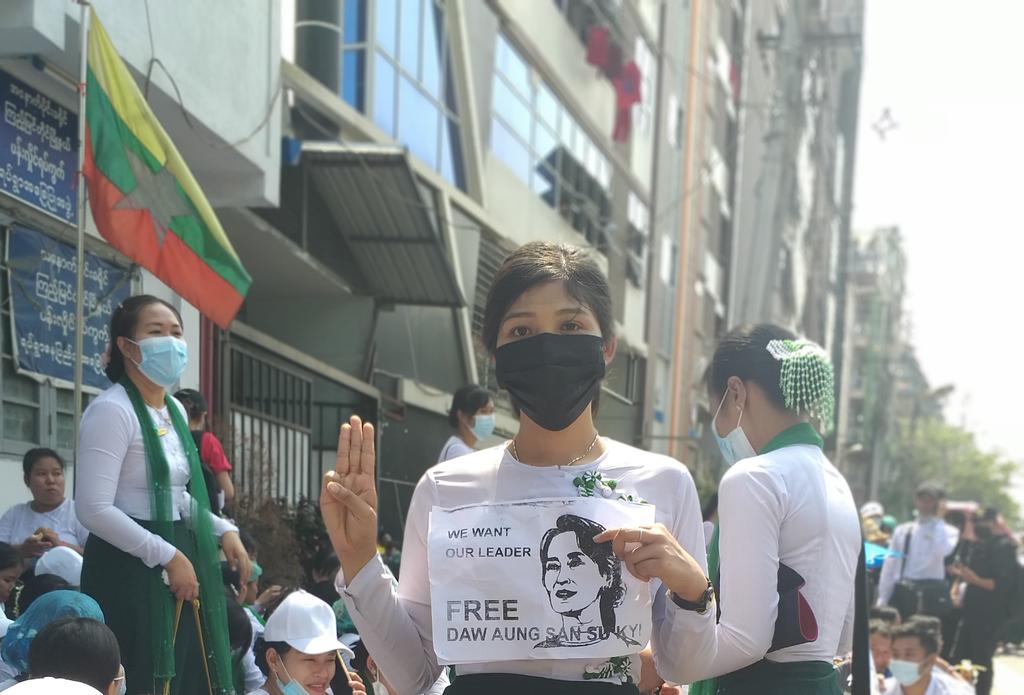 I am a teacher from Myanmar.We stand with populace and Daw Aung Sun Su Kyi.We need democracy and justice for my country.So Give back our real leader and democracy.
#WhatIsHappeningInMyanmar 
#Feb8Coup