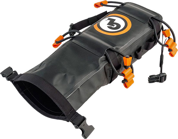 GiantLoopMoto's tweet image. February Product Focus: NEW Revelstoke Dry Bag and UPDATED Fender/Number Plate Bag. #golightgofastgofar #giantloop conta.cc/3jeg5Ay