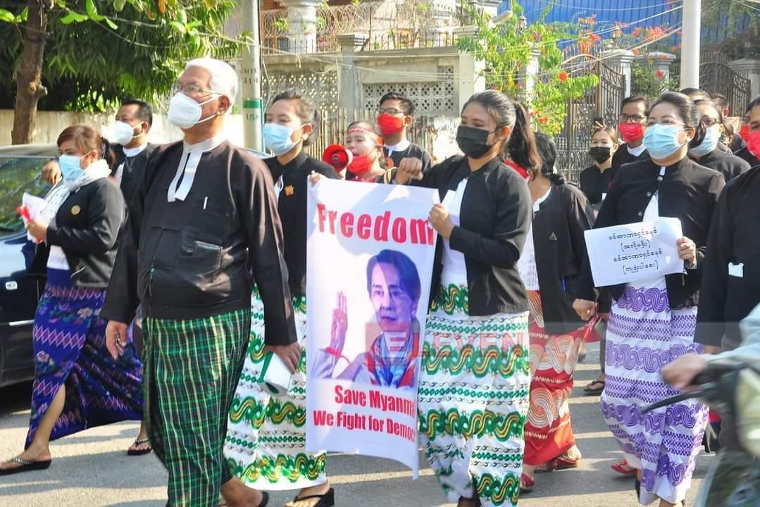 GIVE BACK DEMOCRACY
#WhatsHappeningInMyanmar
#Feb8Coup