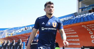 Lahernandezge's tweet photo. Vínculo extendido🔵🔴| Tras el entrenamiento de este lunes, la gerencia deportiva de la @udechile citó al central Luis Casanova para informarle que se hará efectiva la compra del 50% de su pase hasta 2023.  

@ESPNChile https://t.co/cJoGKEAzTy