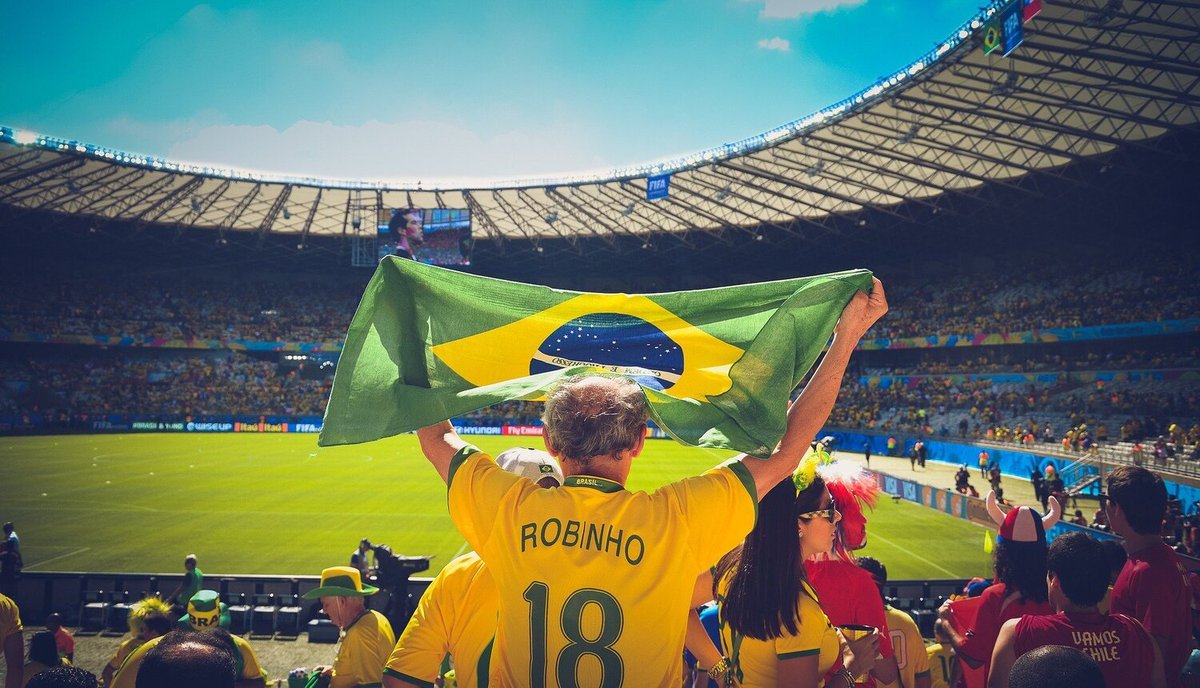 up_adventures's tweet photo. Football is an incredibly important sport in Brazil, but not the kind we're used to. ⚽️

Read more about the iconic sport here!

https://t.co/anxBpm1V6m

#upandawayadventures #brazil #explorebrazil #football #soccer #internationalsports #experiencebrazil #virtuallearning https://t.co/yN6ZZo9OGl