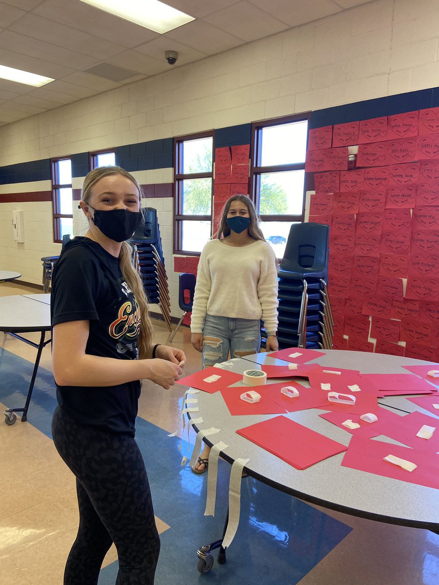 NhsPerry's tweet image. nhs members helping out stugo with heart attack!!! ❤️❤️