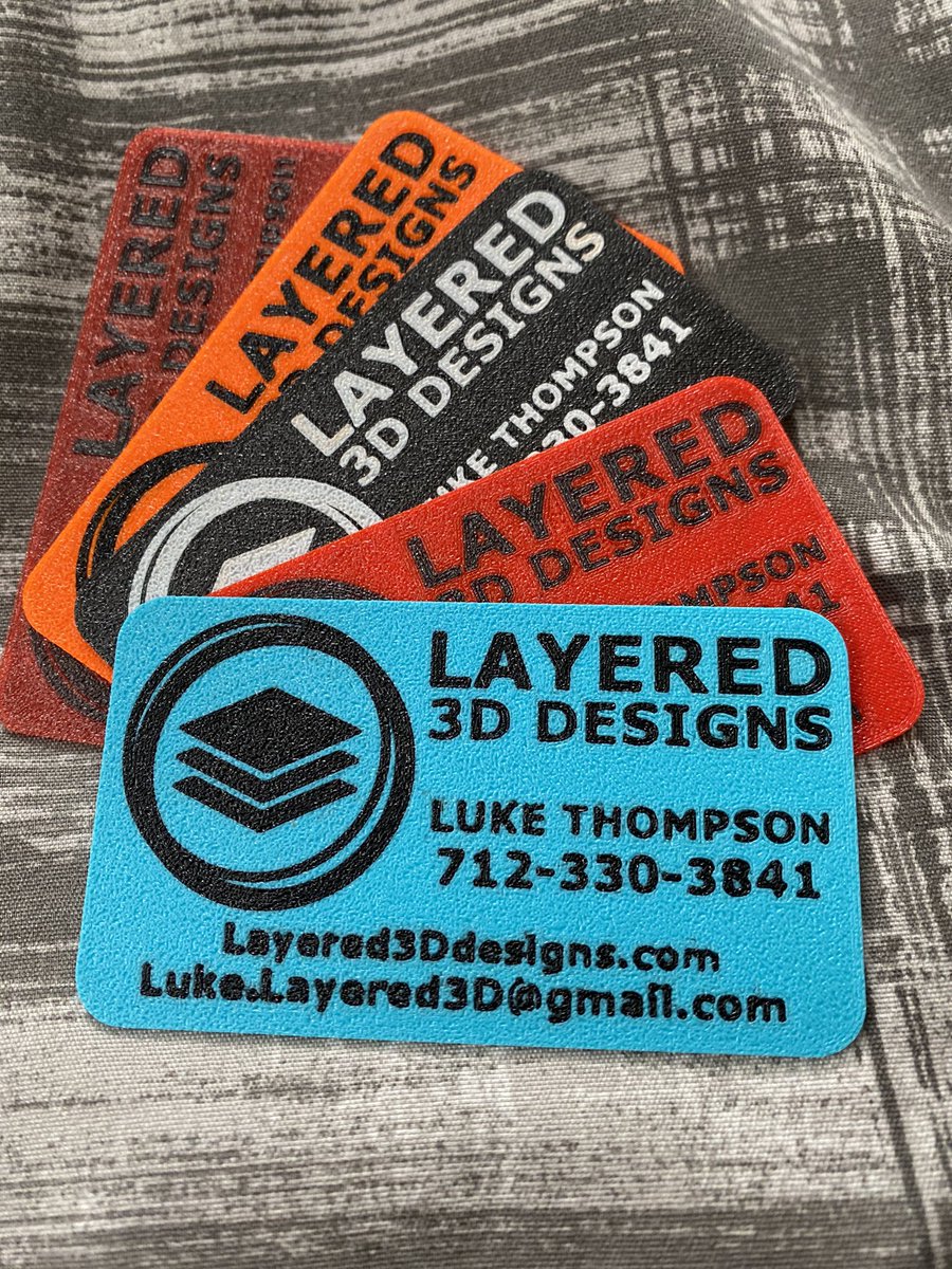 LayeredDesigns's tweet photo. What prints did you do this weekend!? Would love to see them! Here is what I spent the weekend working on. 3D printed business cards using a single extruded with multi-color prints. Using the @WhamBamSystems textured PEI makes the bottom of prints look amazing and professional. https://t.co/2xcenhgxOc
