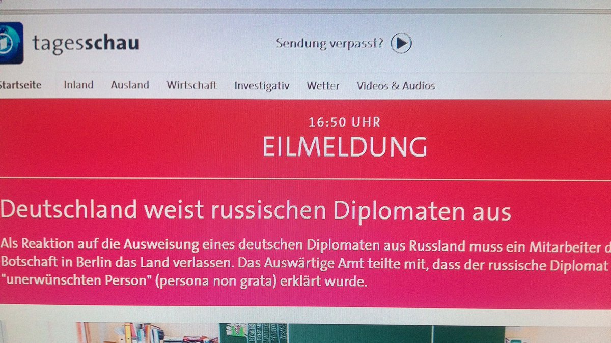 Draufklaerer's tweet photo. Hurrraaaaaa!!!
Endlich können die Russlandhasser  angreifen.
Fast schon wie 1941.
Es geht voran.👍😊
Aber denkt daran, wie es Euch in.Stalingrad ergangen ist.👽
Und jetzt ist wieder Winter in Russland.😊 https://t.co/TdchPemTnM