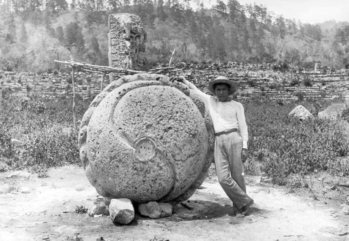 Tlatoani_Cuauhtemoc tweet media