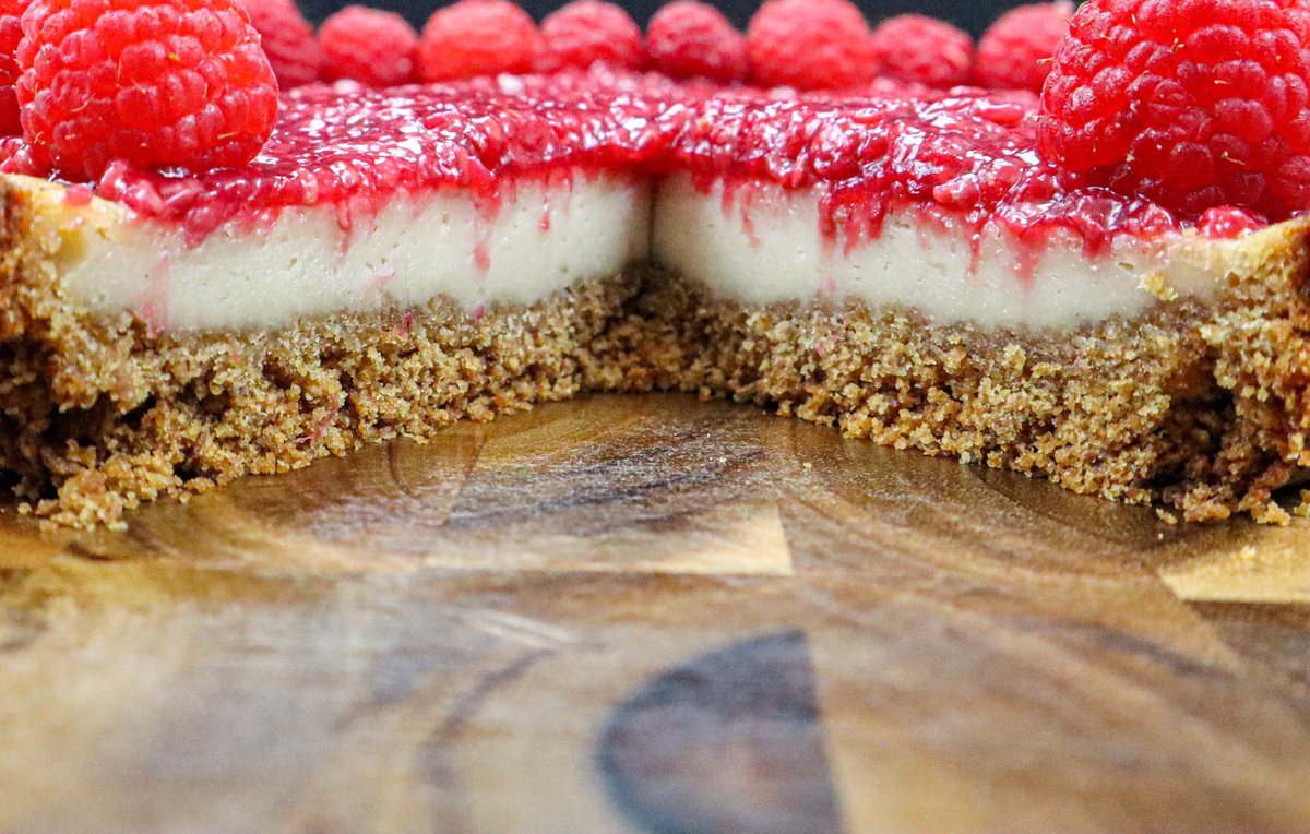 kindavegan10's tweet photo. Try this delicious vegan cheesecake today 💜💚🌱 - https://t.co/T65Jg6bDr5 - #KindaVegan #Vegan #Inclusivity #VeganCheesecake #RaspberrySauce #Jam #HeartShaped #Valentines #singletines #ValentinesDay #galentinesday https://t.co/L4NOqR3GMd