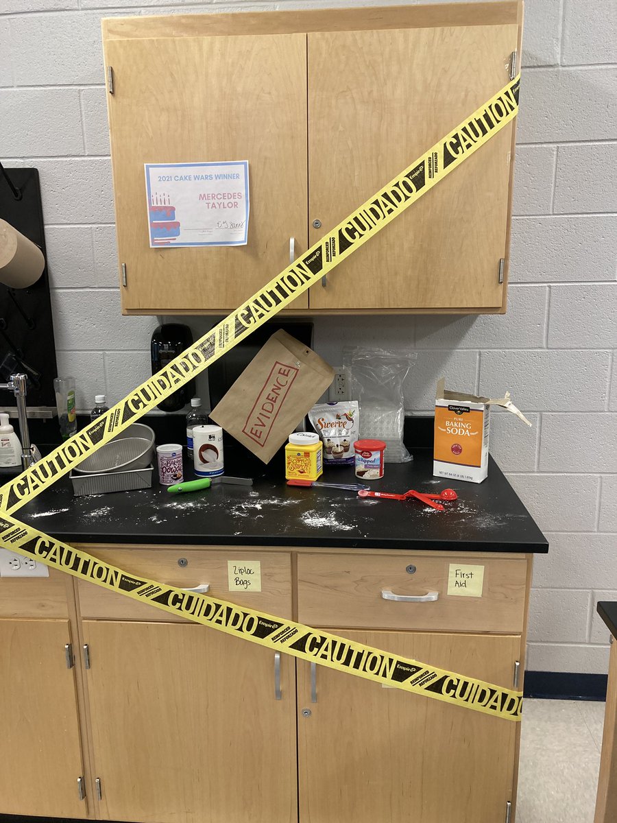 GraceSanns's tweet photo. Who Stole the Cake? Students used the Scientific Method to find out! #MysteryPowder @GTMSTitans https://t.co/CHhZsuHNLN