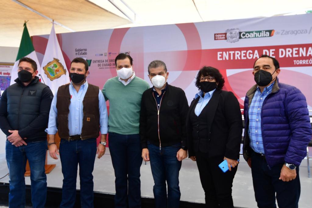 mrikelme's tweet photo. En #Torreón entregamos el nuevo Sistema Pluvial de Ciudad Industrial, una obra de 24 MDP con la que se da una solución sustentable a la problemática causada por las inundaciones en esta zona. https://t.co/jmDQQfl0cB