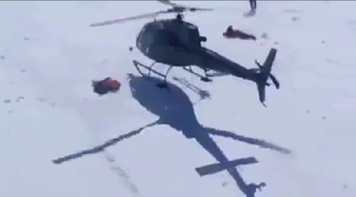 EngKashif108's tweet photo. Looking for missing climbers, i spoke one of mission pilot who said Ali and john were having red and yellow tent, all analysts in the world are saying that rescue in the death zone is not possible, but the pak army has taken this risk.

#Alisadapara #K2winter2021 https://t.co/79y8RCaqit