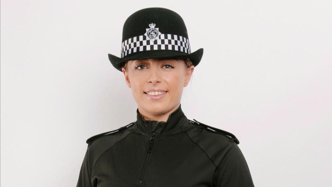 Did you know that many of our student police officers are apprentices? See what it's like to study for a degree #apprenticeship with <a href="/WMPolice/">West Midlands Police</a> and <a href="/IoPStaffs/">Institute of Policing: University of Staffordshire</a> by reading this blog from PC Elle Harper, who joined us in 2020: jobs.west-midlands.police.uk/student-office…

#NAW2021 #YoureMadeForThis